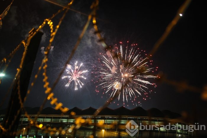 Bursa Büyükşehir Stadyumu hizmete açıldı	