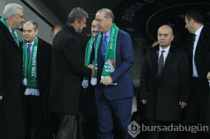 Bursa Büyükşehir Stadyumu hizmete açıldı	