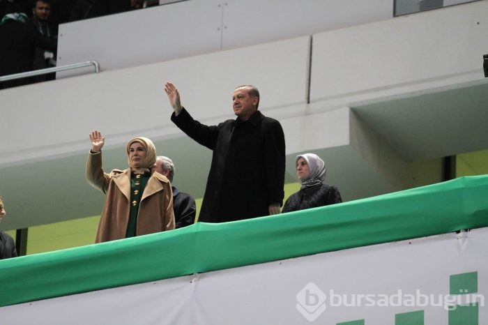 Bursa Büyükşehir Stadyumu hizmete açıldı	