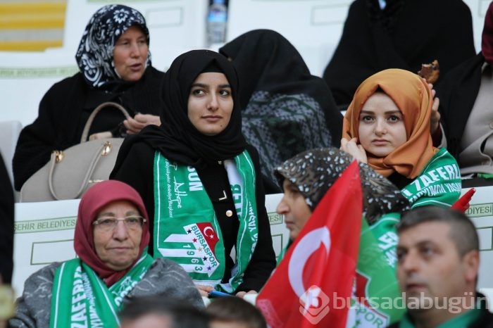 Bursa Büyükşehir Stadyumu hizmete açıldı	