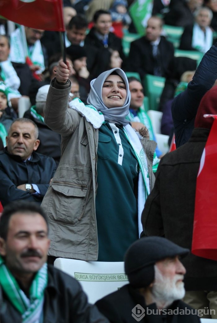 Bursa Büyükşehir Stadyumu hizmete açıldı	