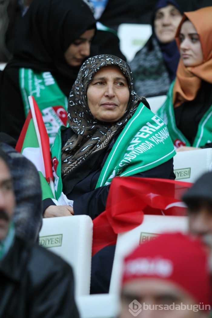 Bursa Büyükşehir Stadyumu hizmete açıldı	