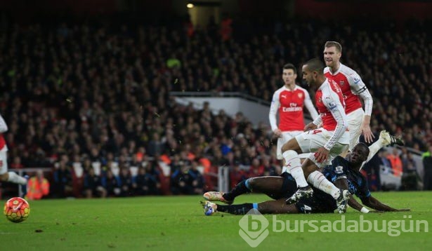 Mesut coştu Arsenal City'i yıktı!