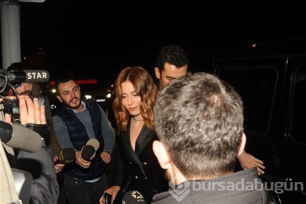 Kenan İmirzalıoğlu ile Sinem Kobal polis çevirmesine takıldı!