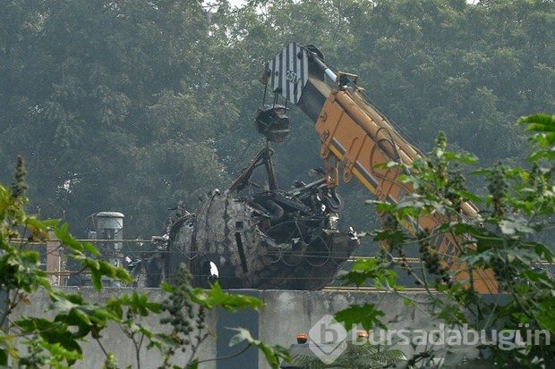 Hindistan'da uçak duvara çakıldı: 10 ölü