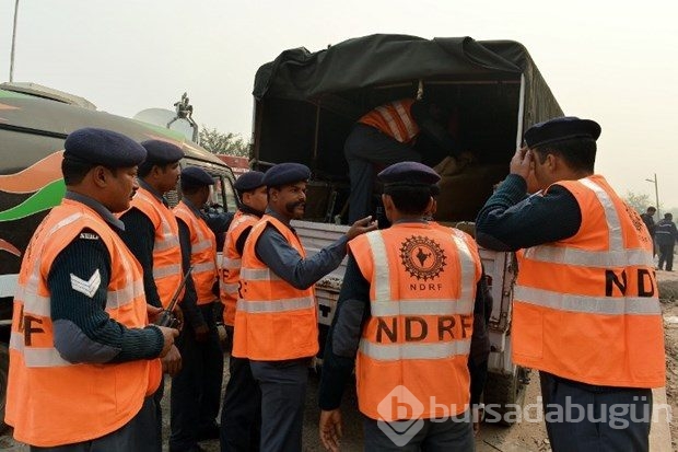 Hindistan'da uçak duvara çakıldı: 10 ölü