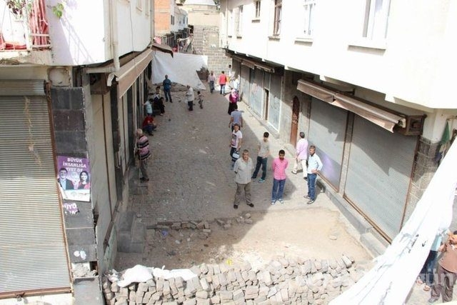 Diyarbakır Sur'da yaşayan sivil halk ölmekten korkuyor