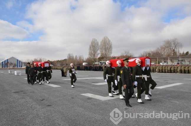 Bitlis'te şehitlere hazin tören 