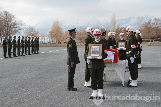 Bitlis'te şehitlere hazin tören 
