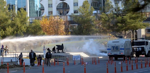 Diyarbakır'da yine olay çıktı