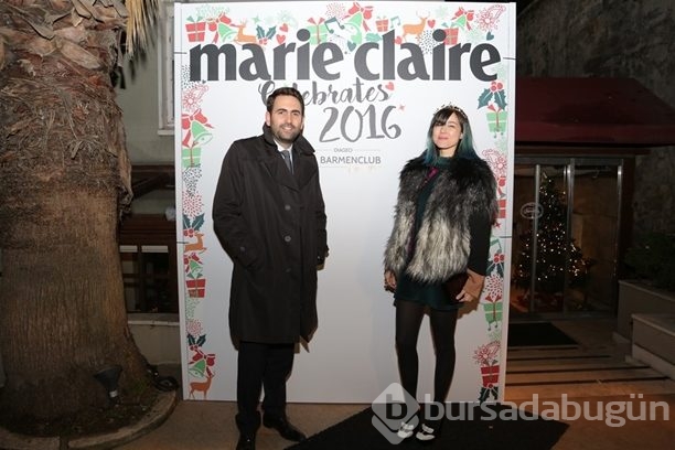 Hande Doğandemir'in derin dekoltesi!