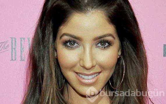 Kim Kardashian'a benzerliği ile ünlendi