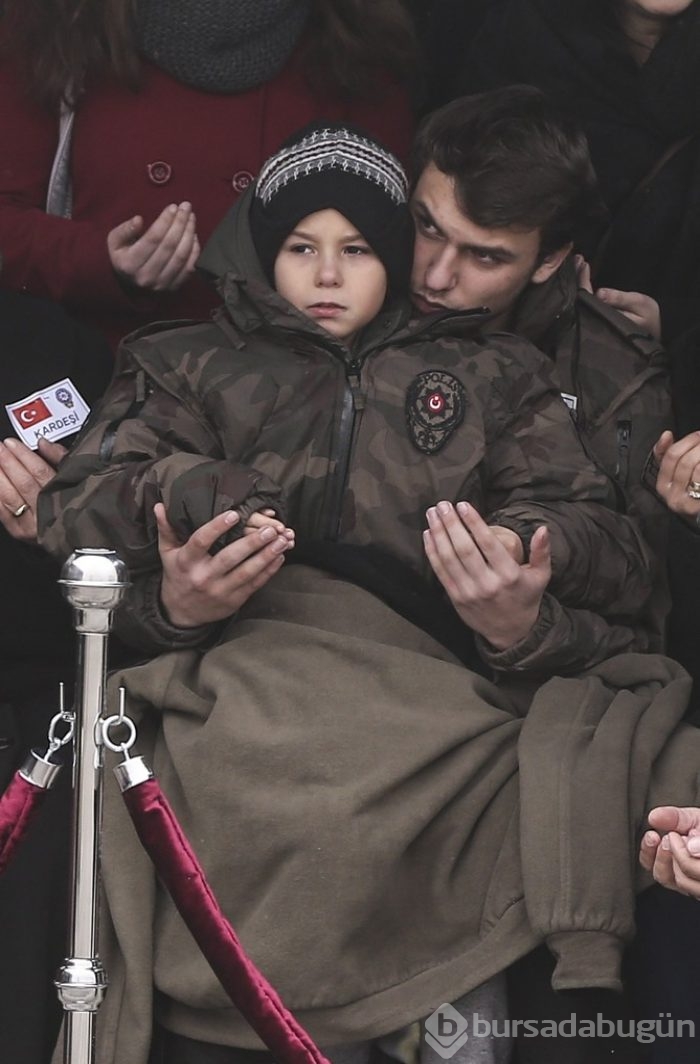 Şehit babaya son bakış...	
