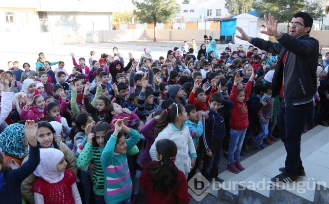 Türkiye'de 300 bin Suriyeli çocuk eğitim görüyor