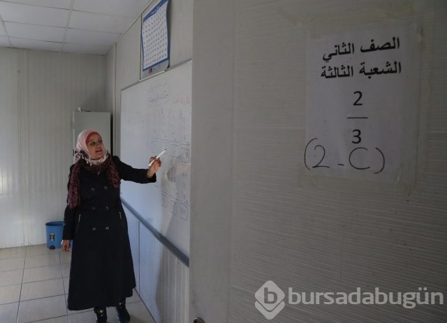 Türkiye'de 300 bin Suriyeli çocuk eğitim görüyor
