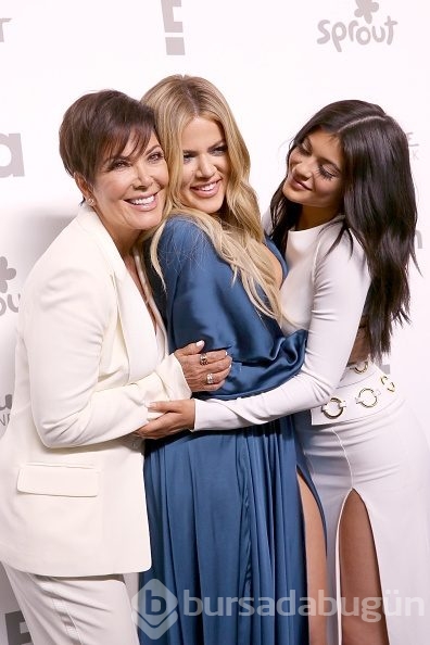 Kardashian çıplak pozlarını yayınladı