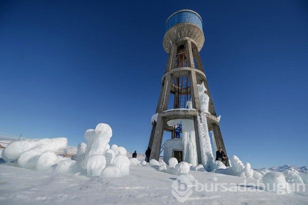 Van'da soğuk hava su deposunu patlattı
