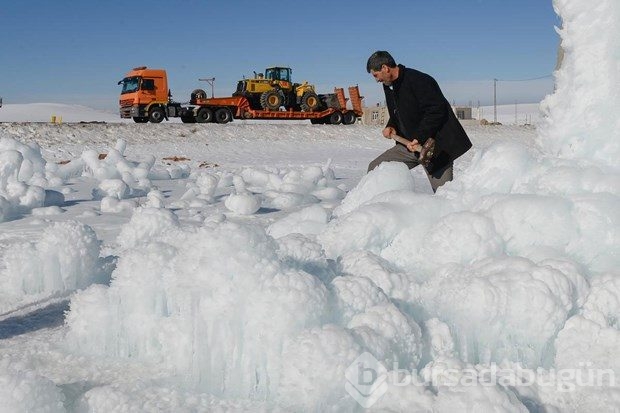 Van'da soğuk hava su deposunu patlattı