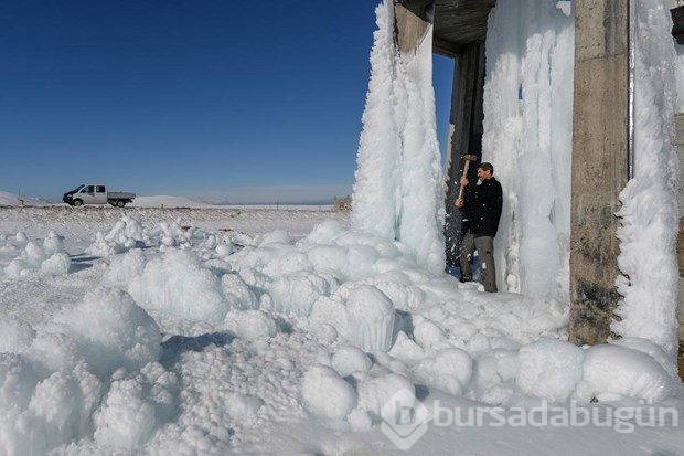 Van'da soğuk hava su deposunu patlattı