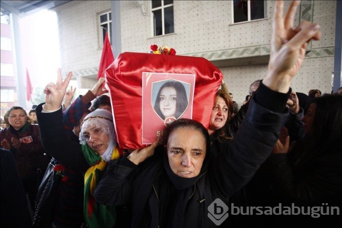 Kalaşnikoflu cenaze
