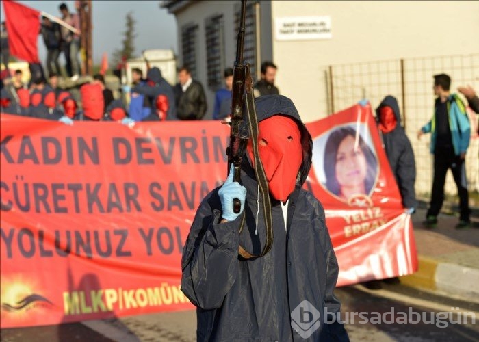 Kalaşnikoflu cenaze
