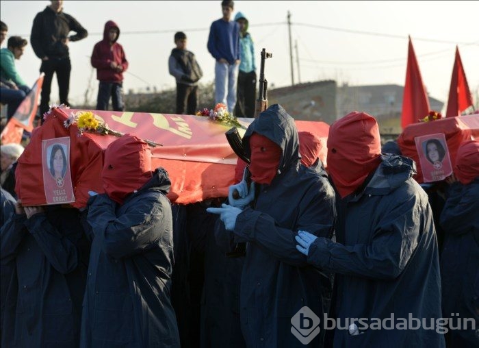 Kalaşnikoflu cenaze
