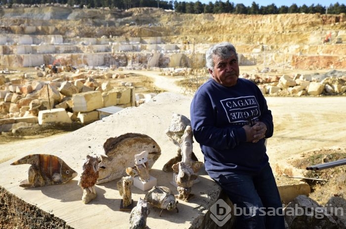 Suriyeli heykeltıraş sanatını mermer ocağında yaşatıyor	