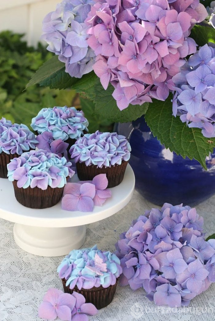 'Yeme de yanında yat' türünden 24 cupcake