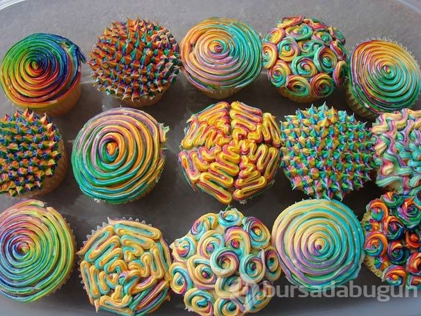 'Yeme de yanında yat' türünden 24 cupcake