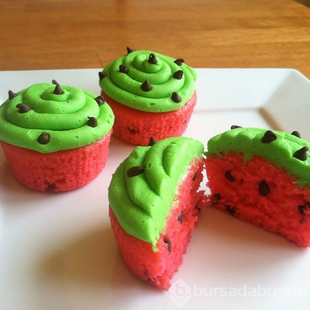 'Yeme de yanında yat' türünden 24 cupcake
