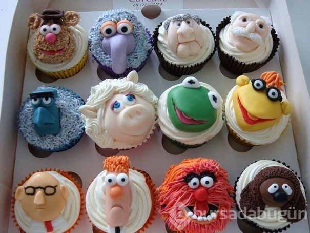 'Yeme de yanında yat' türünden 24 cupcake