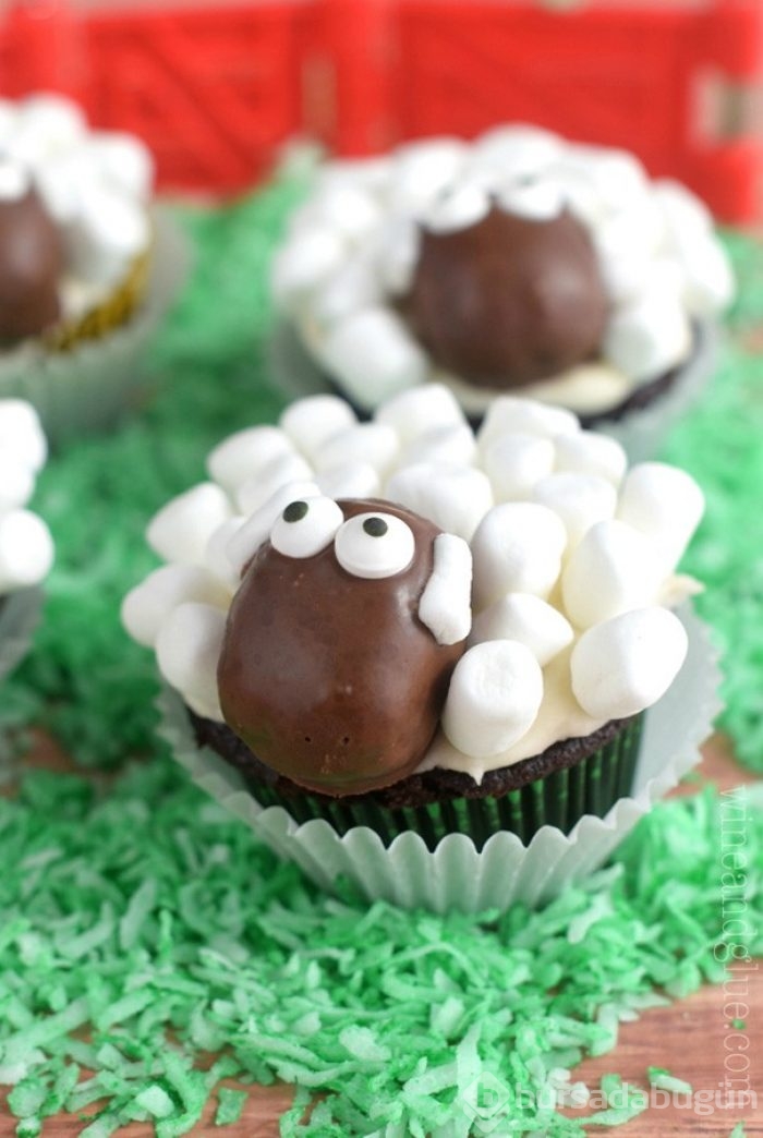 'Yeme de yanında yat' türünden 24 cupcake