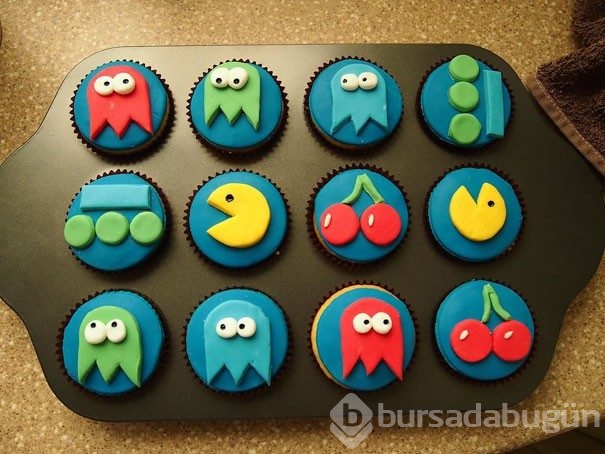 'Yeme de yanında yat' türünden 24 cupcake