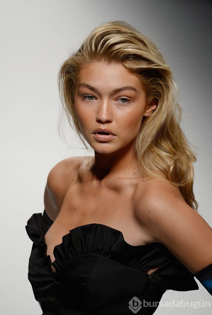 Victoria's Secret meleği Gigi Hadid olay oldu!