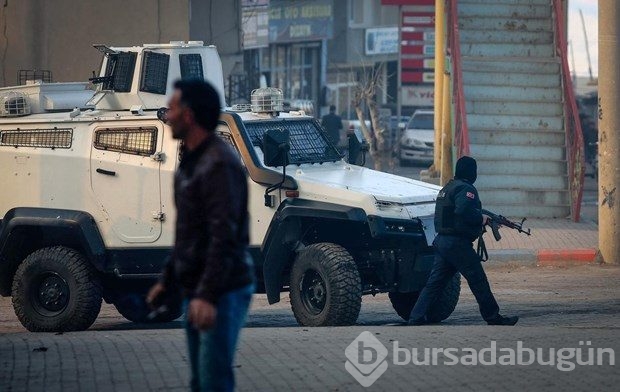 Şırnak'ta can pazarı: PKK kütüphaneyi yaktı