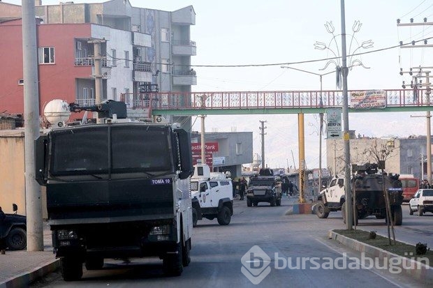 Şırnak'ta can pazarı: PKK kütüphaneyi yaktı