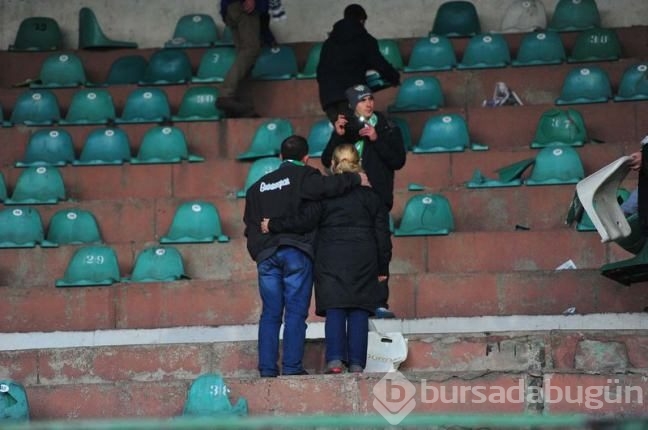Bursa'da stadyum koltuklarını alıp gittiler 