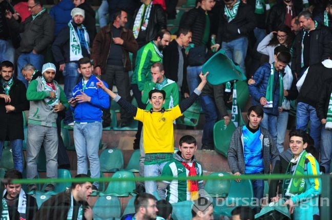 Bursa'da stadyum koltuklarını alıp gittiler 