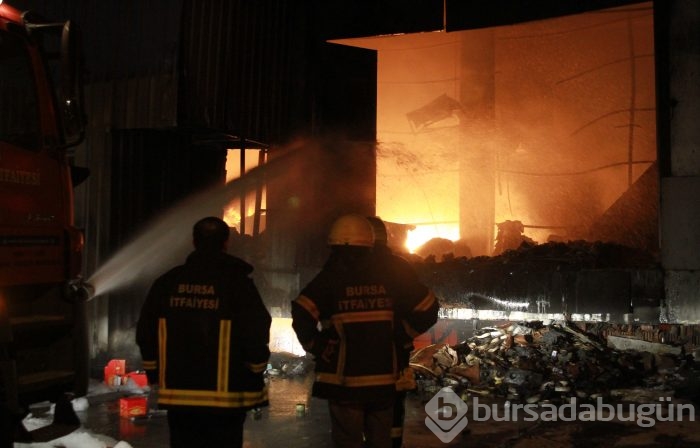 Bursa'da dev yangın! Alevler gökyüzüne ulaştı...