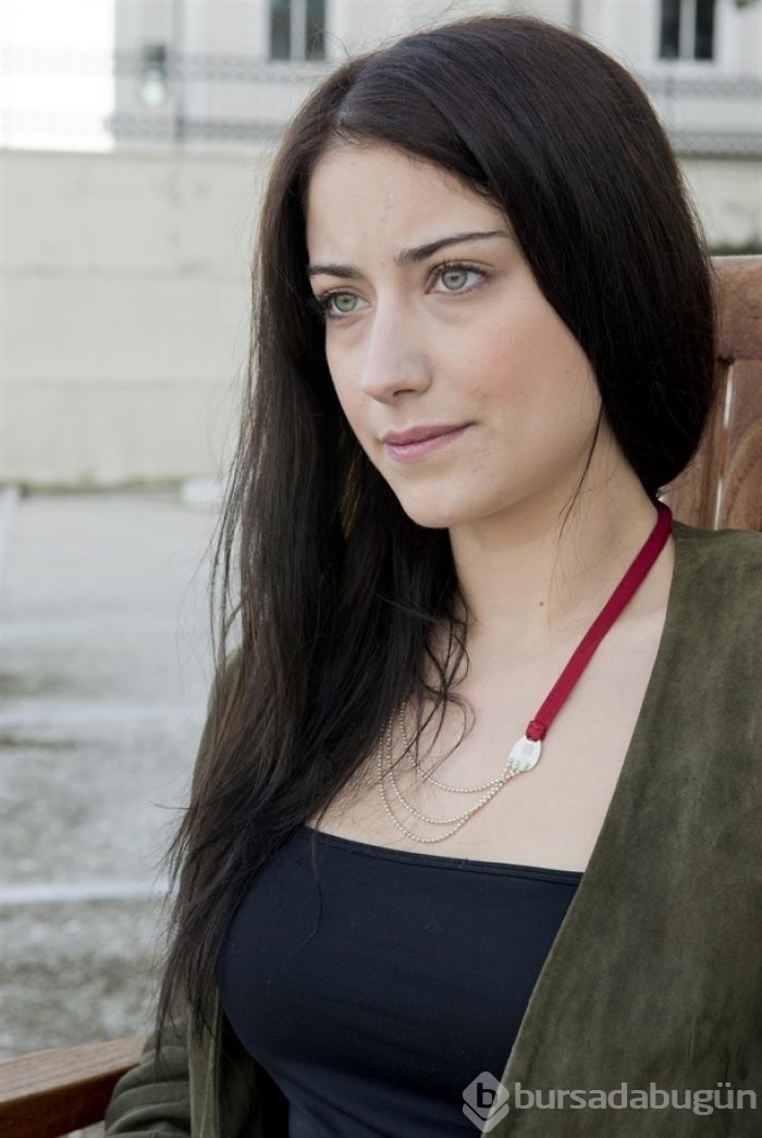 Hazal Kaya: ''Türkiye'ye girmesine izin vermeyin''