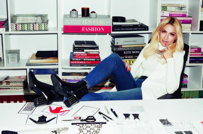 Hadise'yi vatandaşlar topa tuttu!