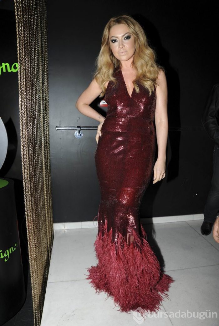 Hadise'yi vatandaşlar topa tuttu!