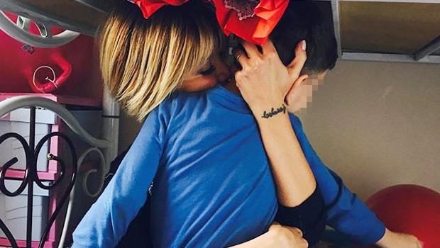 Gülben Ergen, üvey anne şiddeti gören çocukları ziyaret etti