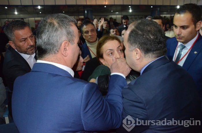 CHP kongresinde arbede!