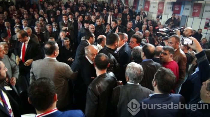 CHP kongresinde arbede!
