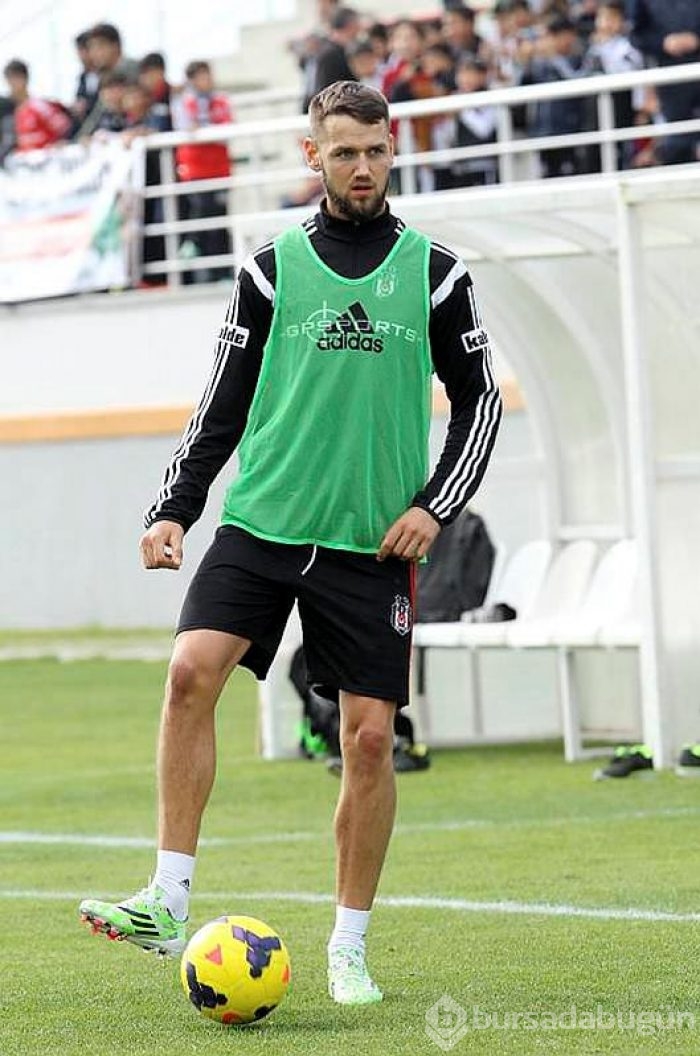 Beşiktaş'ta gidecek futbolcular belli oldu