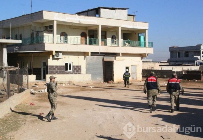 Jandarma öfkeli kadınları zor tuttu