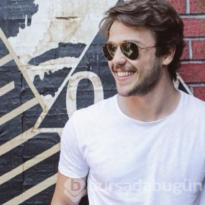 Tolga Sarıtaş ve Bige Önal'ın olay yaratan pozu