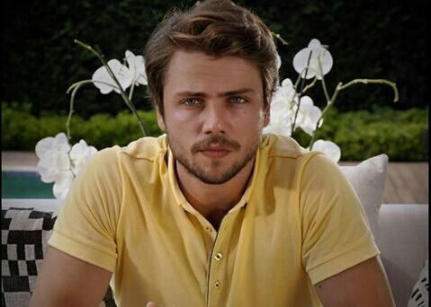 Tolga Sarıtaş ve Bige Önal'ın olay yaratan pozu