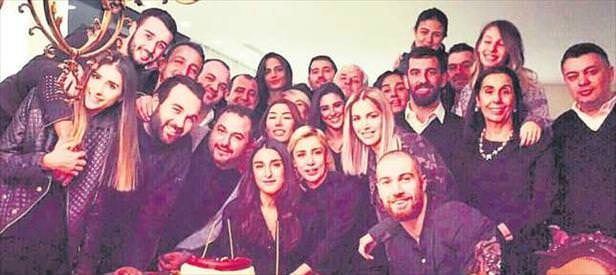 Arda Turan 'damat pozu' verdi